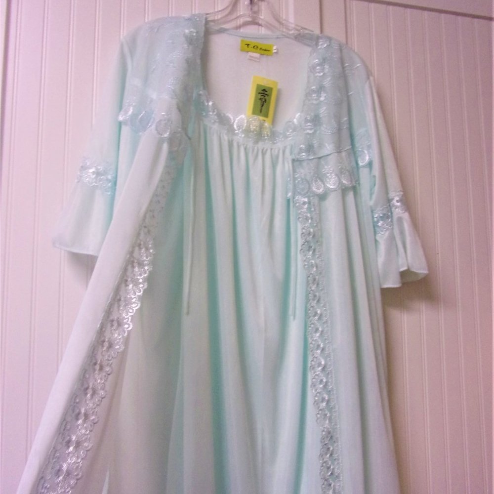 NEW  Vintage TC Fashion PEIGNIR SET Size L Mint Colored Robe & Gown NWT Lingerie